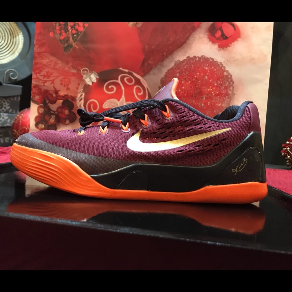 Kobe 9 Deep Garnet Size: 5